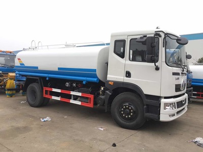 東風創普12立方灑水車 城市環衛的得力助手