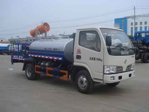 城市清道夫 洗掃車(chē)的現(xiàn)代角色與技術(shù)革新